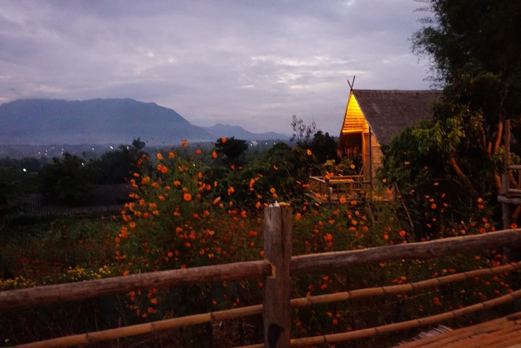 Baan Aingdoi Homestay, Chiang Dao Esterno foto