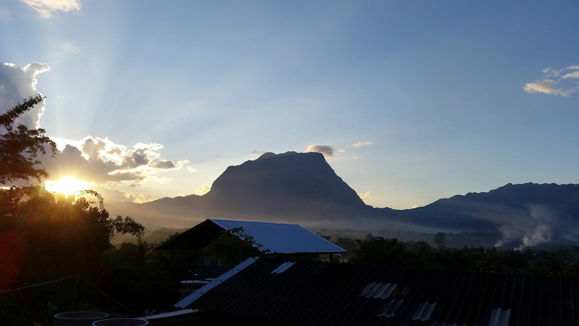 Baan Aingdoi Homestay, Chiang Dao Esterno foto