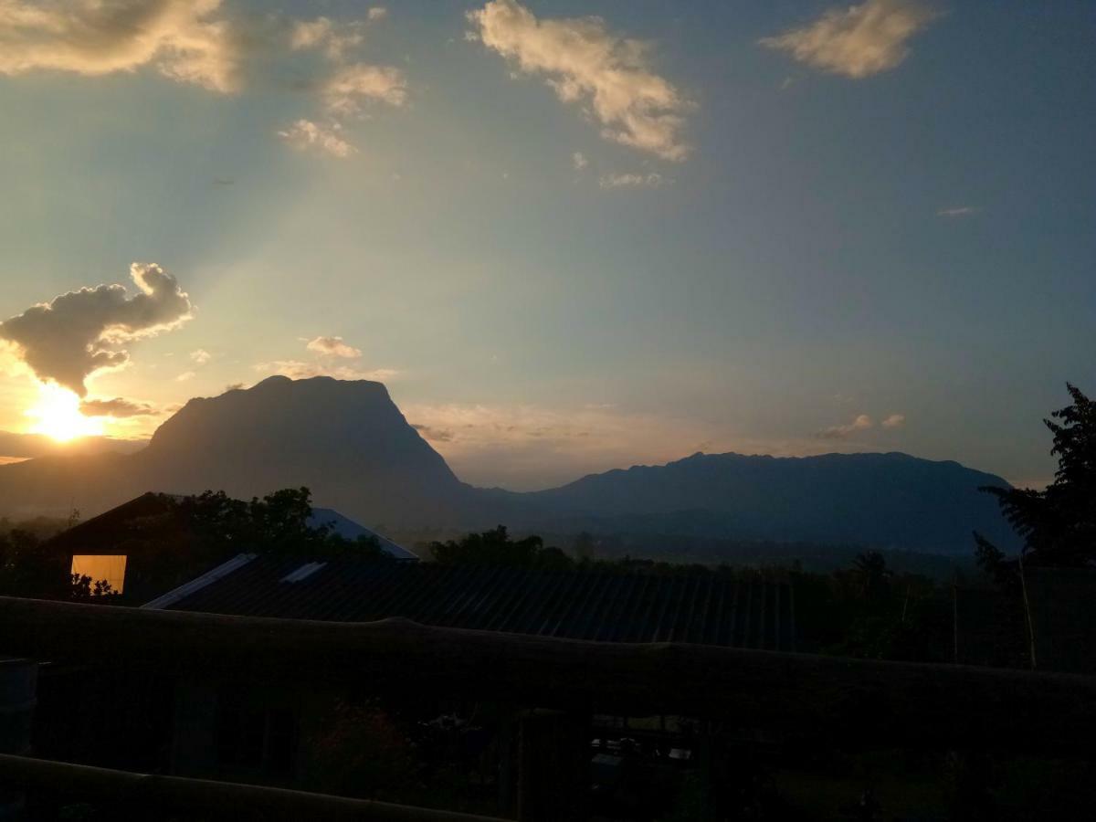 Baan Aingdoi Homestay, Chiang Dao Esterno foto