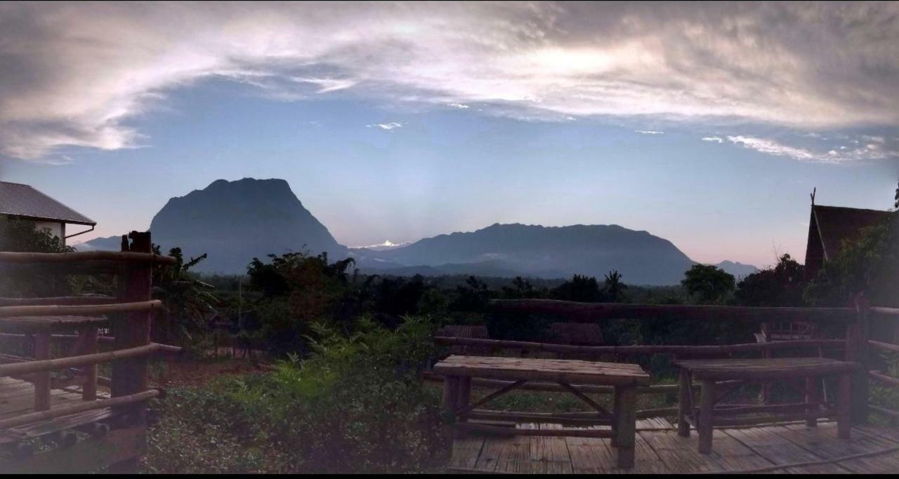 Baan Aingdoi Homestay, Chiang Dao Esterno foto