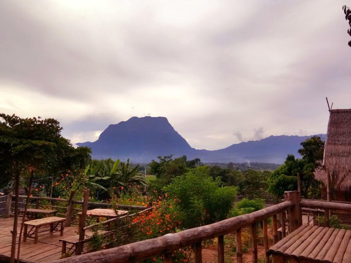 Baan Aingdoi Homestay, Chiang Dao Esterno foto